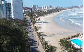 Apartamento frente para o Mar ,50 m da praia , ar condicionado todos quartos
